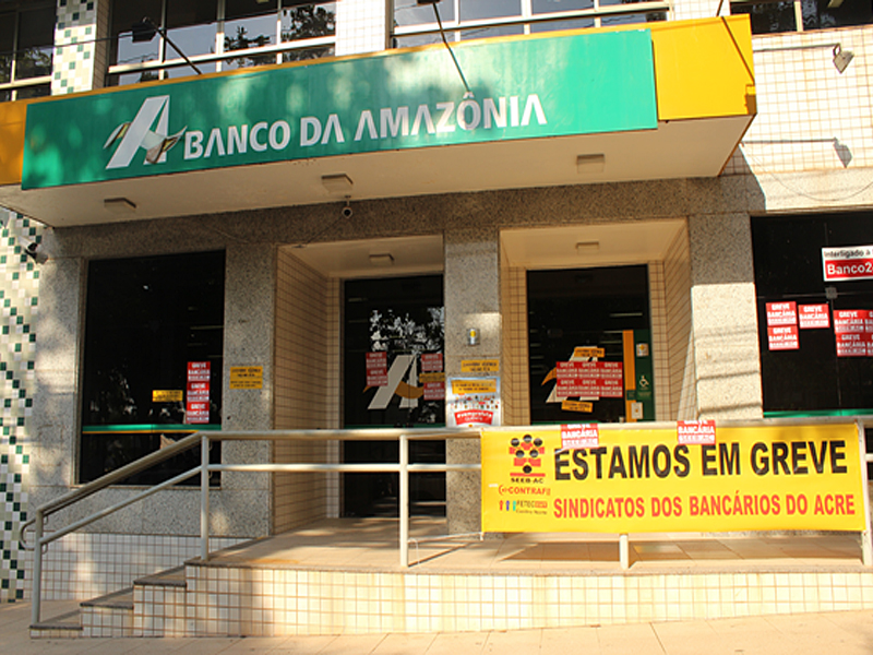 Leia mais sobre o artigo No segundo dia, bancários fecham 7.282 agências e greve se fortalece