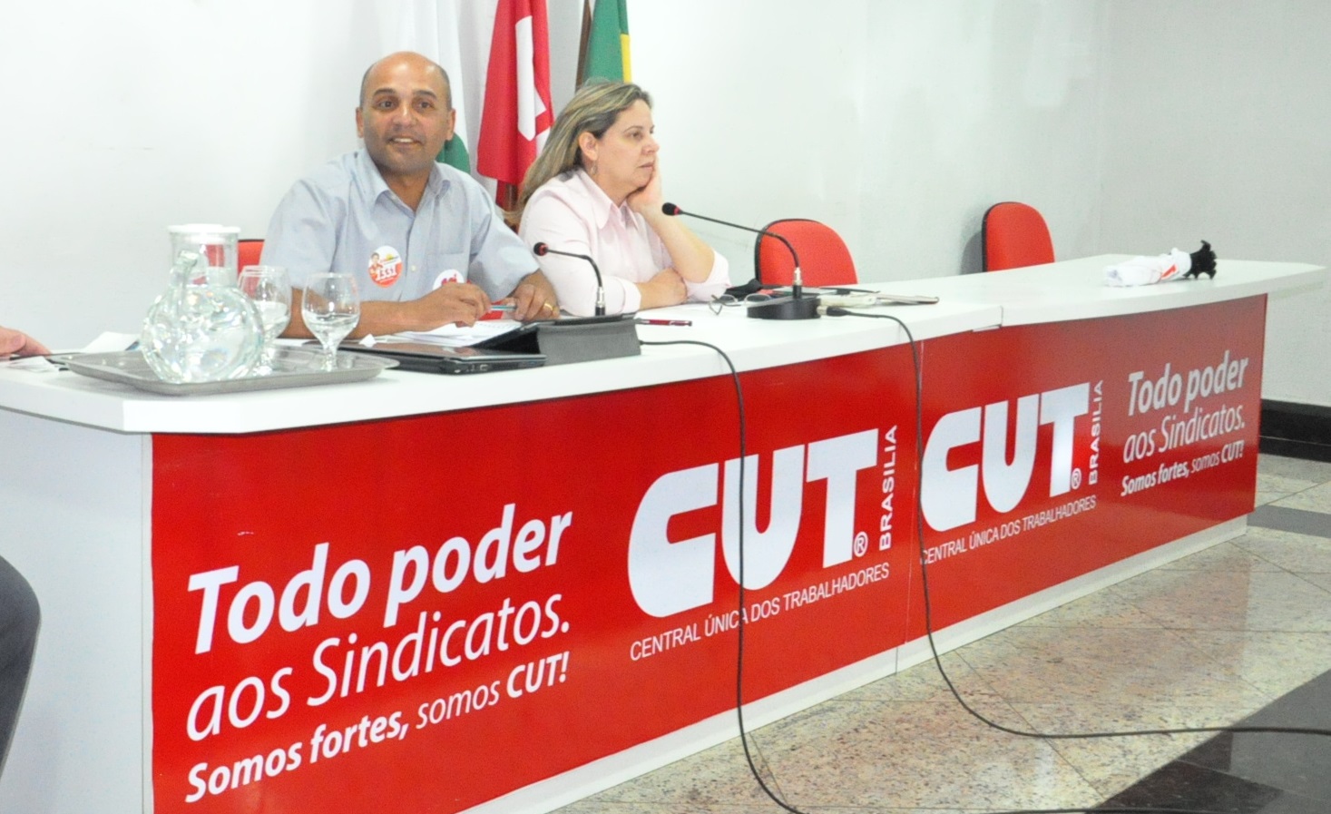 Você está visualizando atualmente JOSÉ AVELINO: Presidente da Fetec-CUT/CN fala sobre a situação dos bancários brasileiros