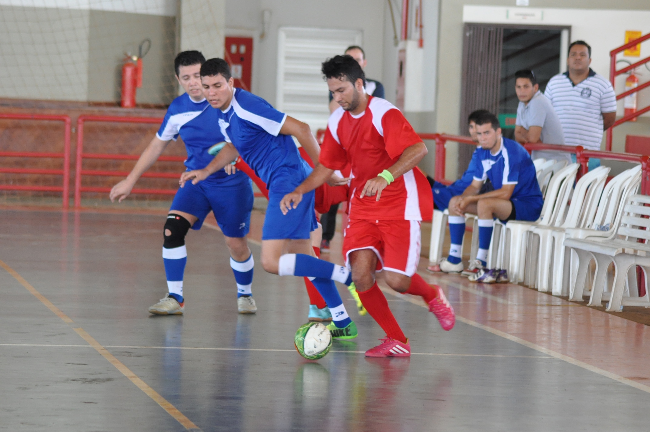 Leia mais sobre o artigo 2ª rodada da Copa Bancária de Futsal teve média de 8, 3 gols por jogo