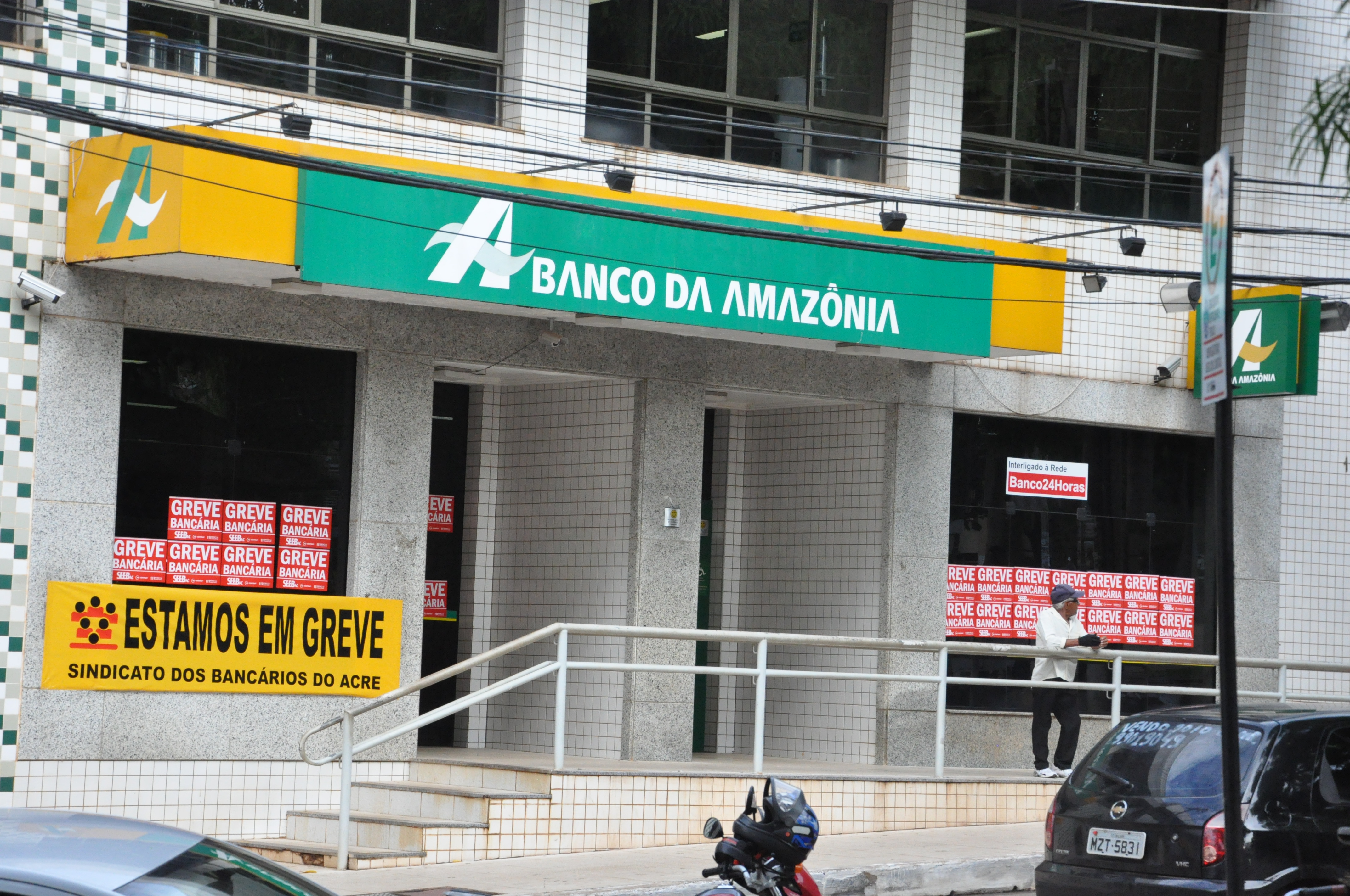 Leia mais sobre o artigo Justiça proíbe Banco da Amazônia de descontar salário de grevista