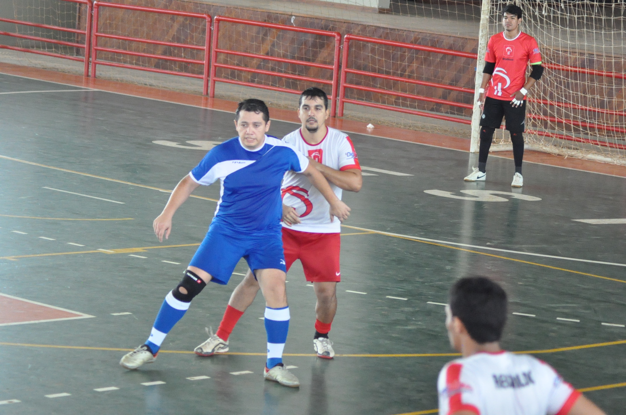Leia mais sobre o artigo Rodada marcada por dois W.O define semifinalistas da Copa Bancária Futsal