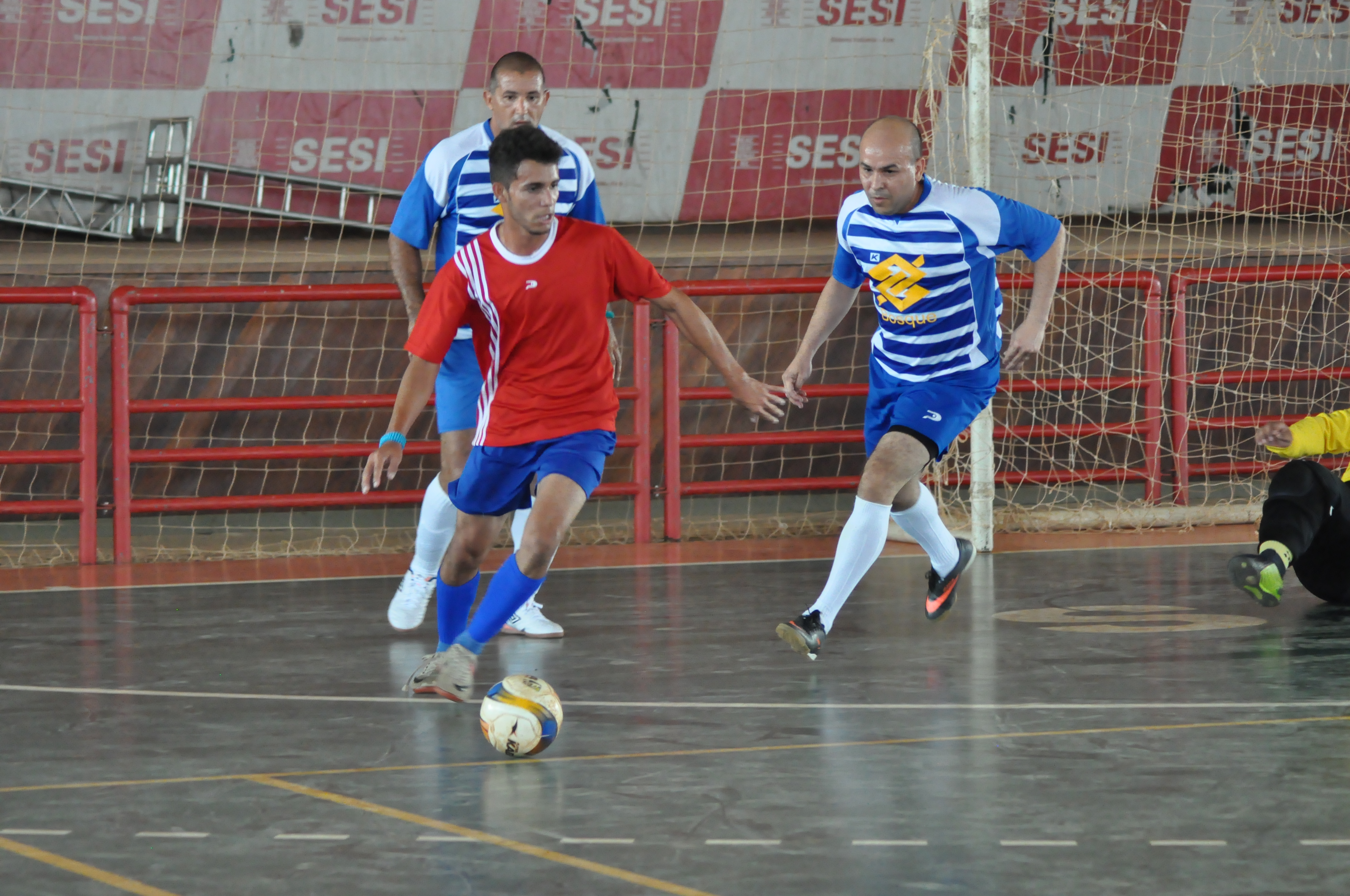 Leia mais sobre o artigo 23ª Copa Bancária de Futsal prossegue neste sábado