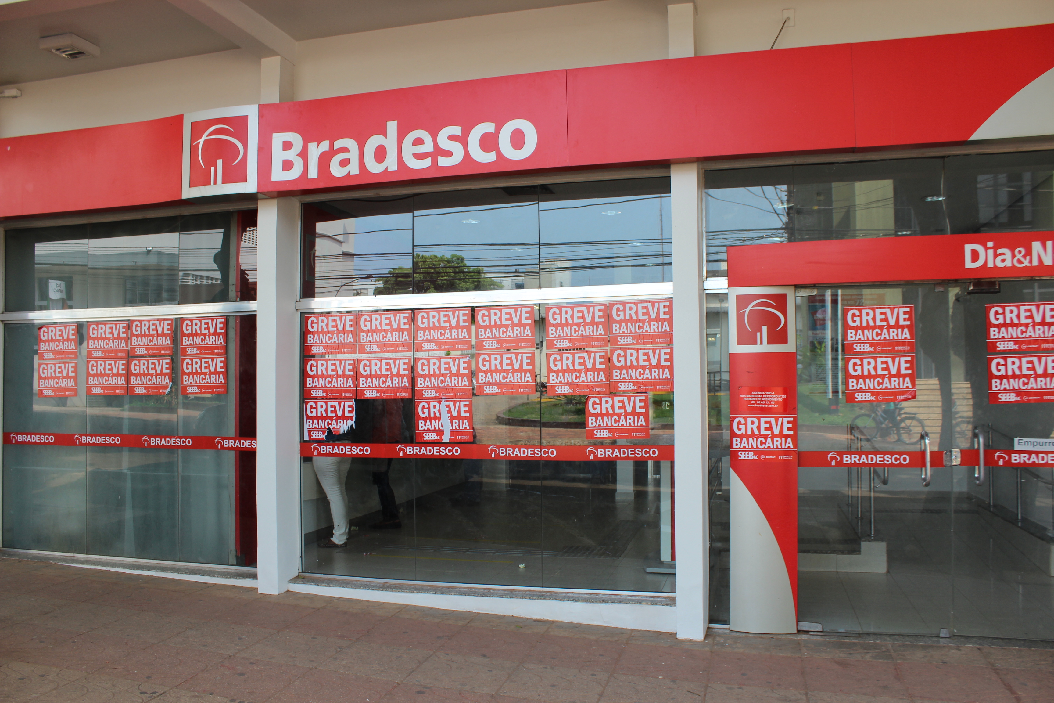 Leia mais sobre o artigo Bradesco está demitindo gerentes de negócios