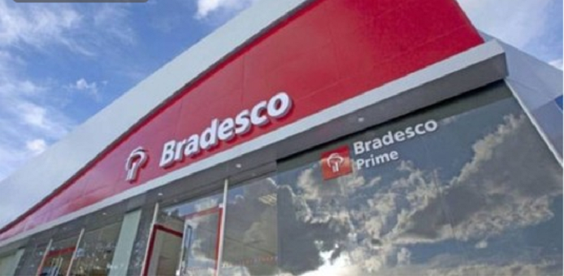 Você está visualizando atualmente Bradesco lucra R$ 8.274 bi no 1º semestre do ano e corta 4.478 postos de trabalho