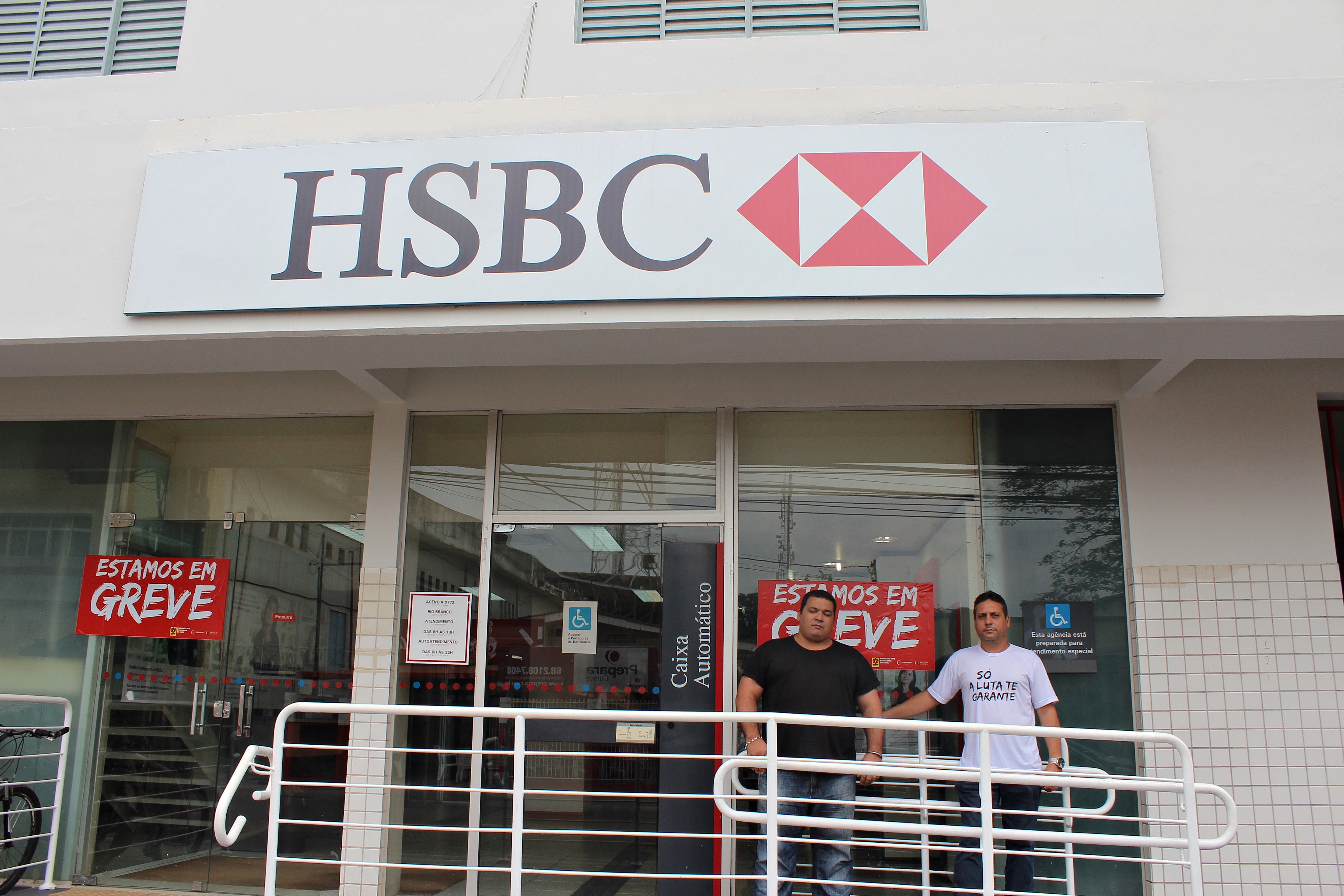 Leia mais sobre o artigo COE conquista linha de crédito especial para bancários do HSBC que possuíam dívidas em contas correntes