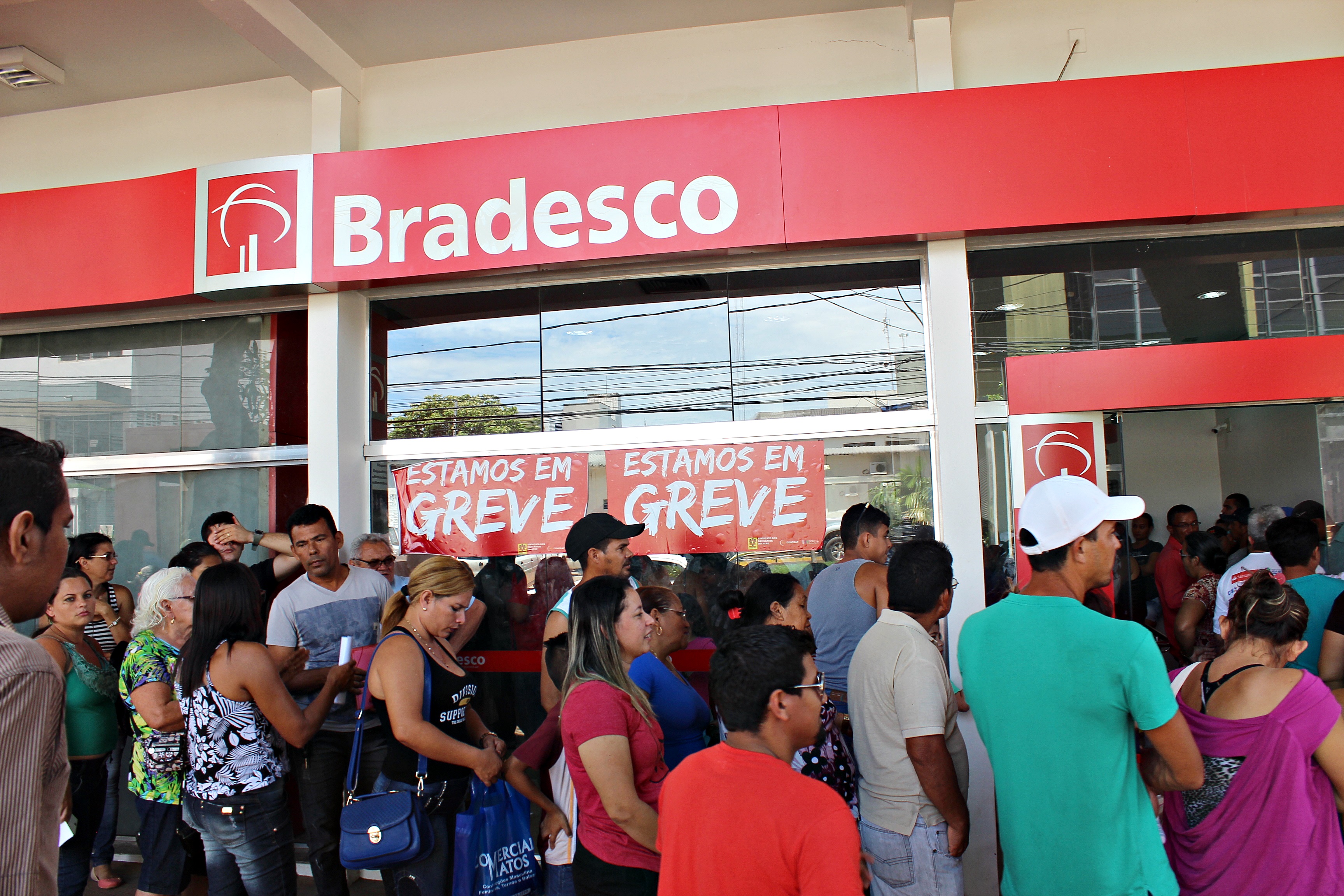 Você está visualizando atualmente Acre: Bradesco deve pagar R$ 50 mil a ex-bancário por assédio moral e transporte de valores