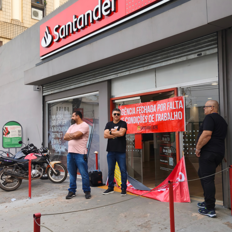Leia mais sobre o artigo Dia Nacional de Luta: SEEB-AC realiza mobilização no Santander em defesa dos direitos dos trabalhadores